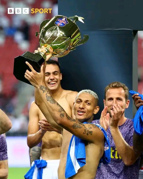 The Only Two Trophies That Tottenham Hotspurs Has Ever&nbsp;Won.